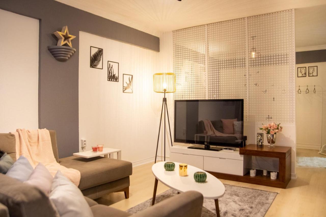 Amazing Flat Near The Coast With A Delightful Shared Terrace Close To Public Transportation In Karsiyaka İzmir Luaran gambar