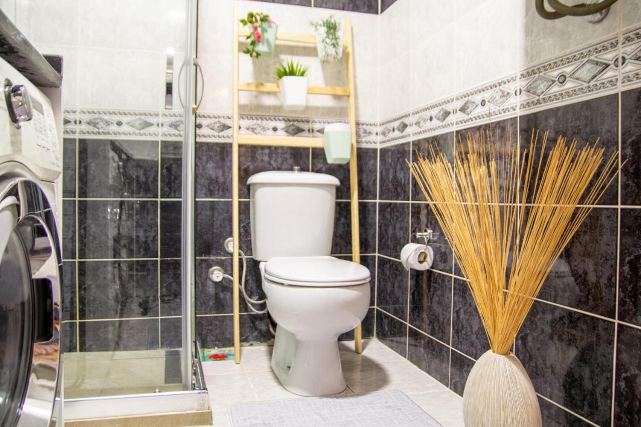 Amazing Flat Near The Coast With A Delightful Shared Terrace Close To Public Transportation In Karsiyaka İzmir Luaran gambar