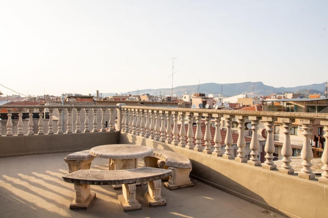 Amazing Flat Near The Coast With A Delightful Shared Terrace Close To Public Transportation In Karsiyaka İzmir Luaran gambar